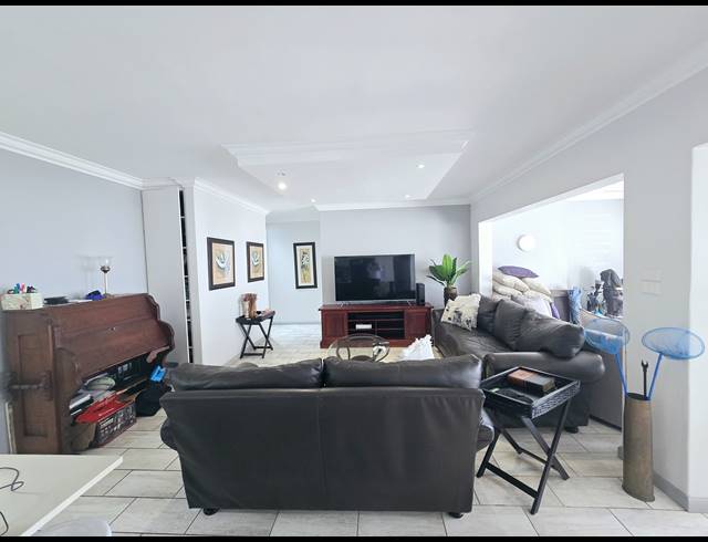 3 BEDROOM APARTMENT TO LET IN BALLITO CENTRAL